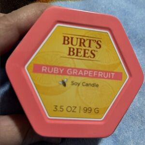 Burt's Bees Ruby Grapefruit 2 wick soy Candle in hexagonal tin